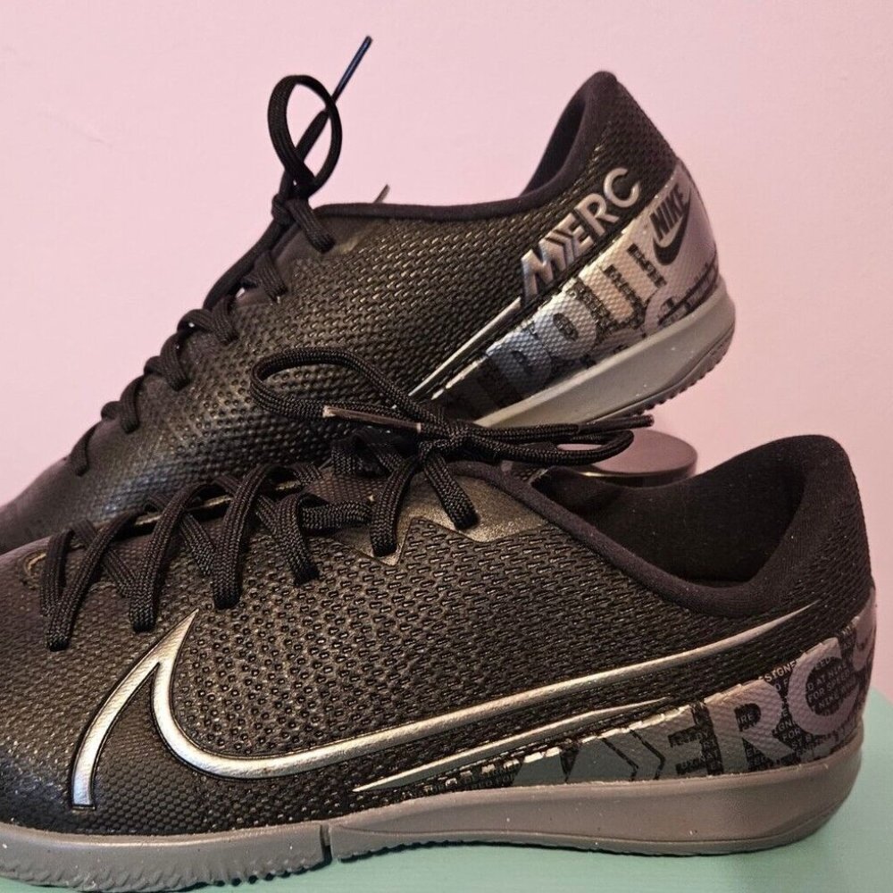 Nike Merc Mercurial ⚽️Black Soccer Cleats Shoes Youth Size 5Y NWOB